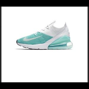 Nike Igloo Flyknit Air Max 270 size 7